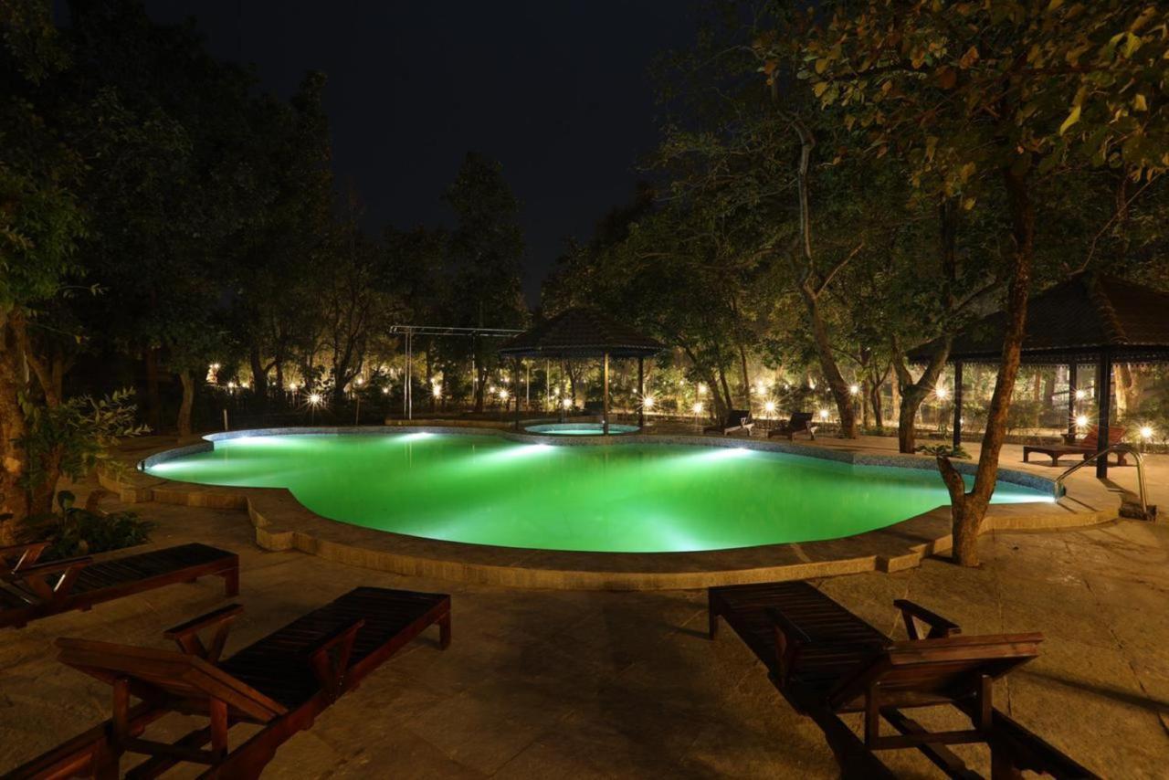 Hotel Sterling Padam Pench Khawāsa Esterno foto