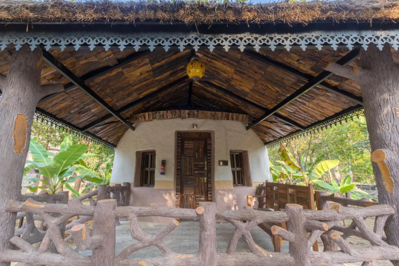 Hotel Sterling Padam Pench Khawāsa Esterno foto